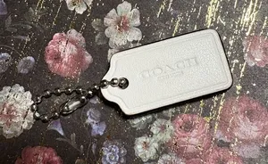 NWOT Coach Tag Key Chain Leather White With silver Hardware thumbnail 1