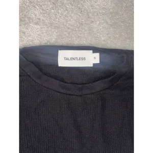 Talentless Womens Small Ribbed Knit Long Sleeve Cropped Tee Black Crew Neck thumbnail 4
