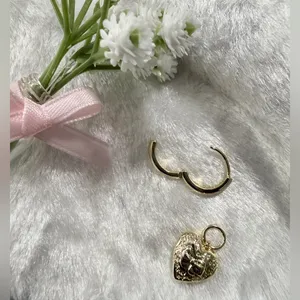 ✨ Kendra Scott x LoveShackFancy Heart Gold Convertible Huggie Earrings thumbnail 3