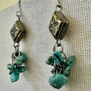 Southwestern Turquoise Chip Cluster Dangle Earrings Blue thumbnail 2
