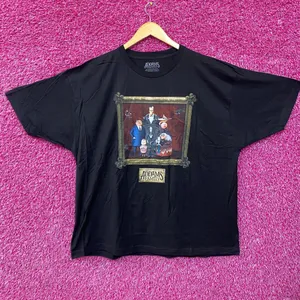 The Addams Family Portrait T-Shirt 2XL thumbnail 1