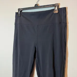 Lululemon‎ Black Squad Goals High Rise Cropped Leggings Training Yoga 10 thumbnail 2