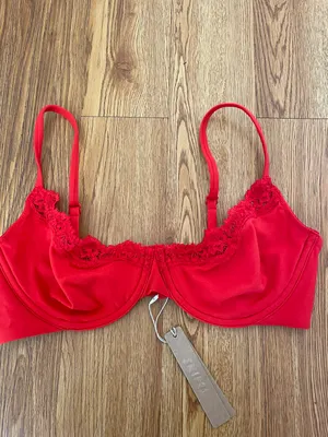 SKIMS fits everybody lace unlined Demi bra thumbnail 6