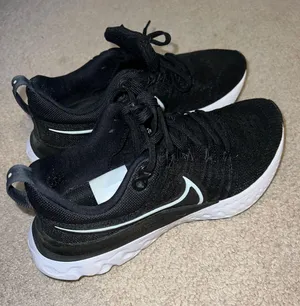Nike Black Running Shoes thumbnail 1