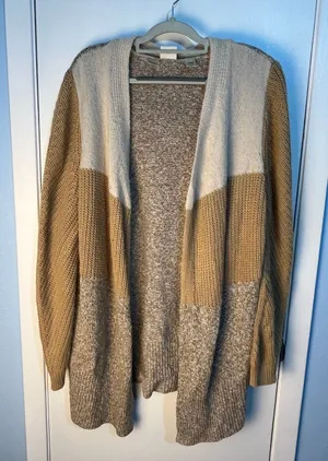 Daytrip Cardigan Chunky Knit Sweater Large Tan Granny Core Cozy Office Fall thumbnail 1