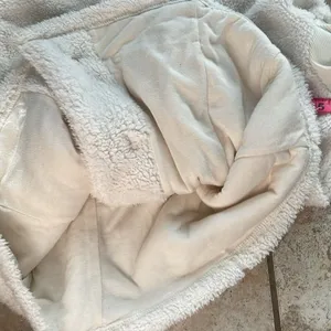 Alo Yoga Fleece Solstice Jacket in Natural White thumbnail 15