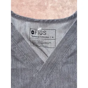 Figs Catarina Top‎ Women's Scrub V-neck Gray Size Medium thumbnail 3