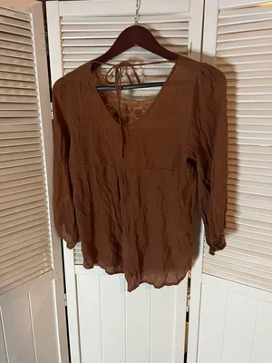 Forever 21 SMall Rust Brown Lace Peasant Top thumbnail 2