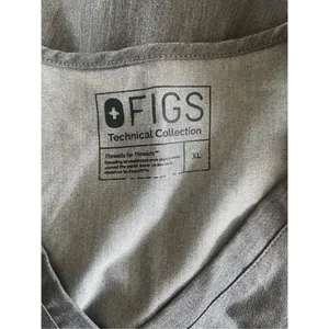 Figs Technical Collection Casma Gray 3 Pocket Short‎ Sleeve Scrub Top Size XL thumbnail 2