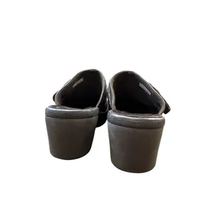 Crocs womens Brown Leather Cobbler Quilted Mules Size 7 SKU 6854 thumbnail 7