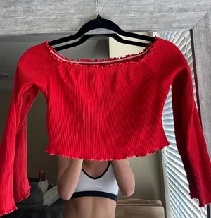 Amazon Red Long Sleeve Crop Top thumbnail 3