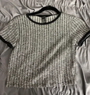 Tshirt thumbnail 1