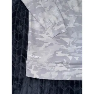 Lululemon Women's Camo Lavender White Sweatshirt Lounge Pullover Top Sz 8‎ thumbnail 3