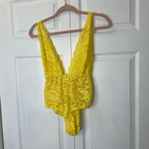 Comin' in‎ HAHT Bodysuit in Lemon free people HAH medium thumbnail 3