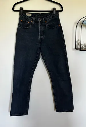 Levi’s Premium 501 Straight‎ Leg Button Fly Denim Blue Jean Size 26 thumbnail 1