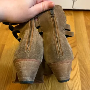 Free People Sloan Women’s 39 Tan Suede Strappy Ankle Booties Boots Western Boho thumbnail 6