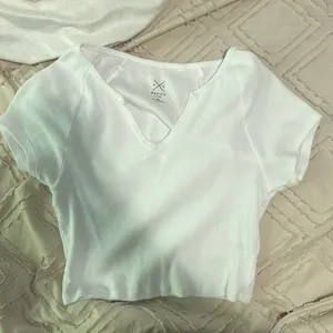 Pacsun baby tee thumbnail 1