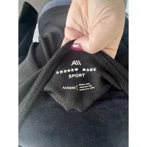 Andrew Marc Sport Women's Black Ribbed Twist Front Crop Top M thumbnail 5