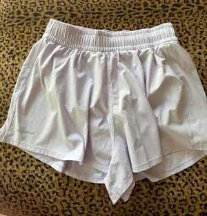Lululemon shake it out shorts size XS thumbnail 1