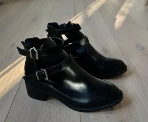 Women’s Booties Black Size 8.5 thumbnail 1
