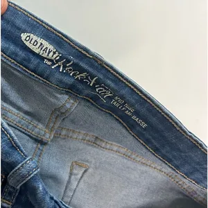 Old navy jeans | Size 4 | rockstar | in good used conditions | Mid - Rise thumbnail 4