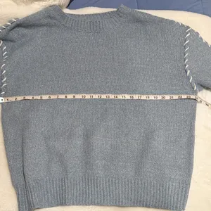 Women’s Large Oversized Cozy Blue Sweater with White Accents thumbnail 4