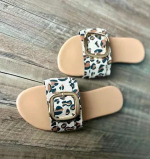Leopard Print Slide Sandals with Buckle in Women's Size 5.5 Brand New thumbnail 2