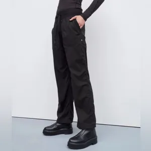 Lululemon lined mid rise studio‎ dance pant size 6 in black ruched leg thumbnail 3