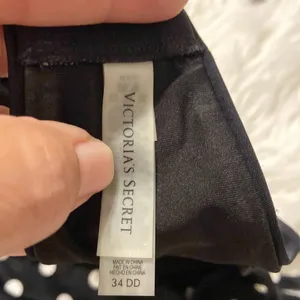 Victoria Secret Top and Bottoms Swim bottoms is size L and top is push up 34DD thumbnail 7