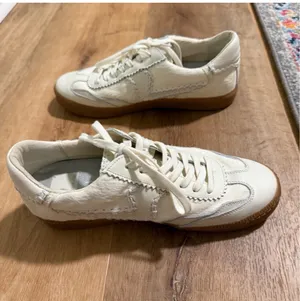 DV by Dolce Vita Notice Stitch- Ivory Calf Hair Sneaker-Size 9 thumbnail 8