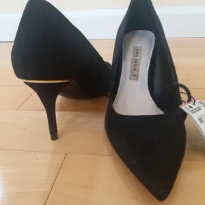 Black Heels thumbnail 2
