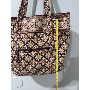 Vera Bradley Retired Medallion Shoulder Tote Burgundy Lunch Bag‎ Wristlet thumbnail 5