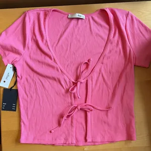 Aritzia Wilfred Free only tie-front tshirt PINK thumbnail 1
