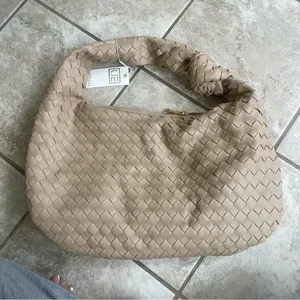 Urban Expression Ivory faux-Leather Bag NWT shoulder Tote NWT Hobo‎ Festival thumbnail 8