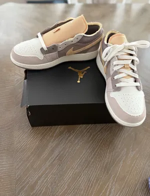 Nike Size 6.5Y- Womens 8 Jordan 1 Low SE Craft Inside Out DZ4465 200 thumbnail 3