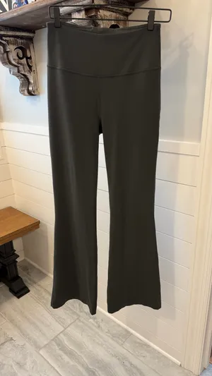 Lululemon Groove Pants Flare Pants - Size 8 thumbnail 2