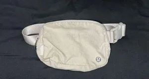 Lululemon Everywhere Belt Bag thumbnail 4