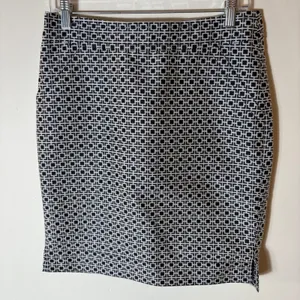Banana Republic Geometric Print‎ Silk-Blend Pencil Skirt Size 4 thumbnail 1