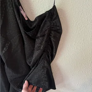 ASOS Elegant Black One-Shoulder Top thumbnail 2