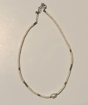 White Beaded Necklace thumbnail 1