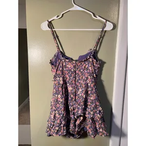 Altar'd State Women's Sz Small Romper Purple Ditsy Floral Sleeveless Ruffle Tier thumbnail 7