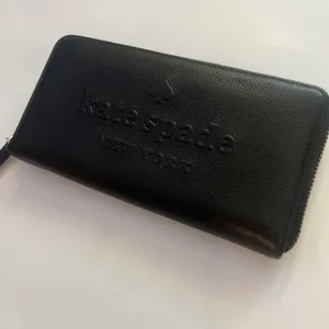 Kate Spade Neda Larchmont Avenue Pebble Leather Embossed Logo Black Wallet thumbnail 3