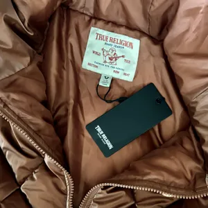NWT!! TRUE RELIGION High-Shine Metallic Hooded Puffer Jacket Bronze Large thumbnail 13
