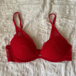Victoria's Secret Vibrant Red Lace Bras 34C thumbnail 2