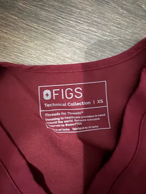 FIGS Scrub Top Women’s One-Pocket thumbnail 3
