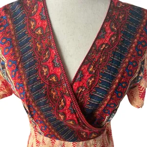 Zesica multicoloured wrap dress with V-neck and short sleeves thumbnail 3