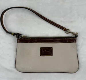 Dooney & Bourke Cream Pebbled Leather Wristlet Pouch Brown Trim‎ Duck Logo READ thumbnail 1