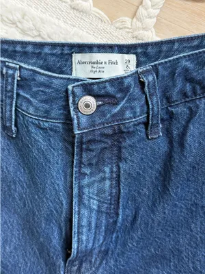 Abercrombie High-Rise Curve Love Jeans thumbnail 4