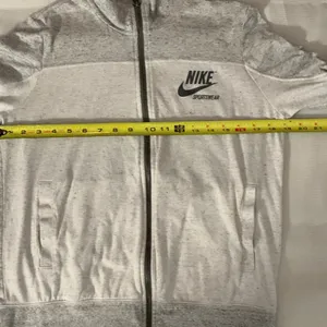 Nike Women's light weight jacket size medium‎ thumbnail 4