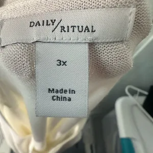 Daily Ritual Women’s White Sweater Size 3X EUC thumbnail 7